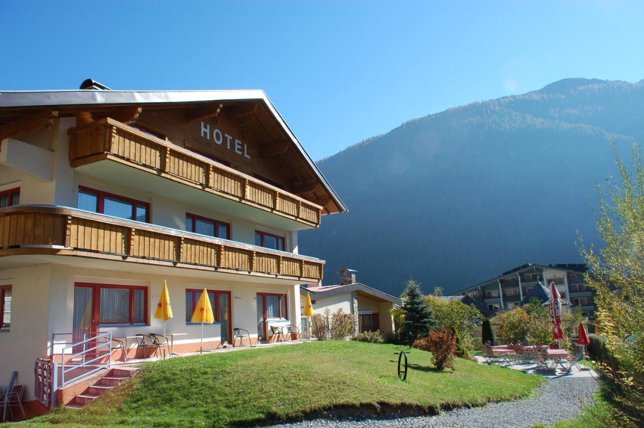 Hotel Panorama Elbigenalp Exterior foto