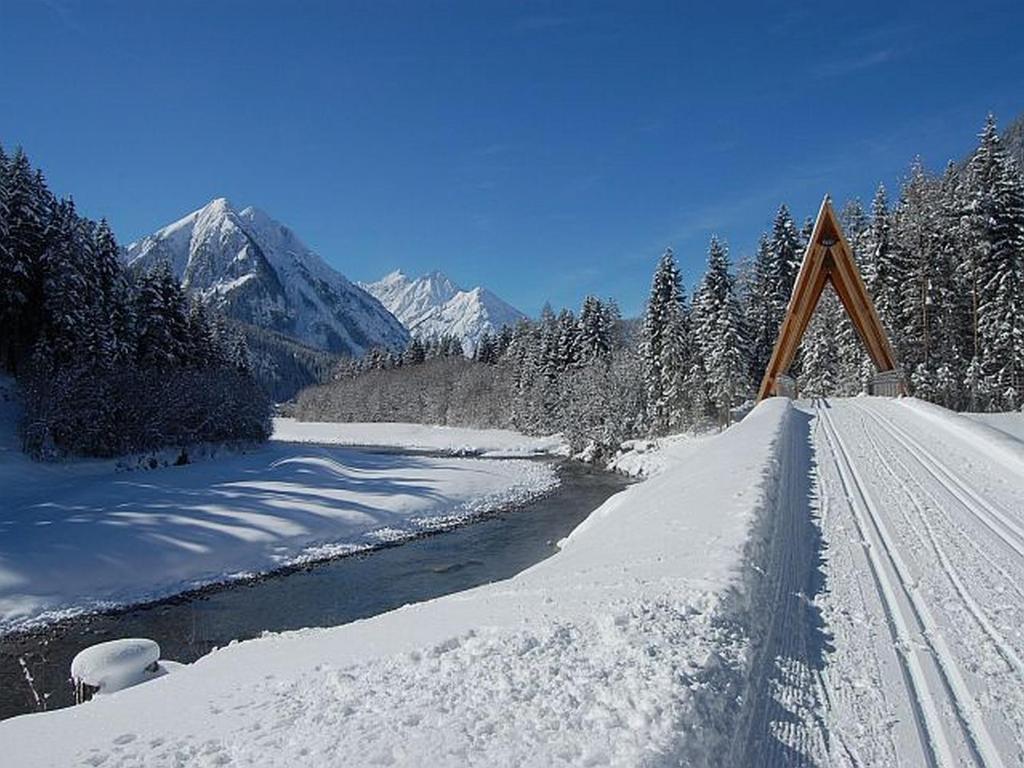 Hotel Panorama Elbigenalp Exterior foto