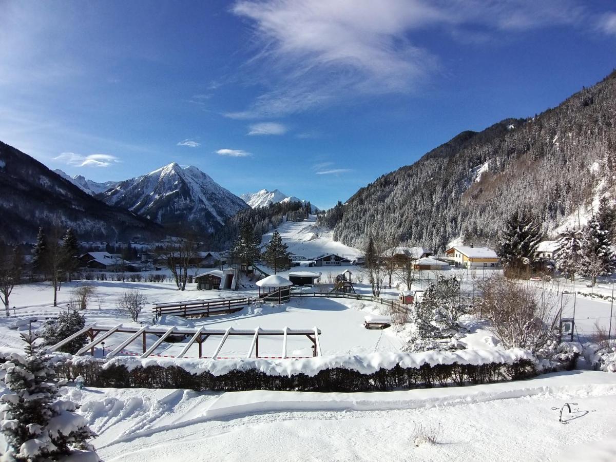 Hotel Panorama Elbigenalp Exterior foto